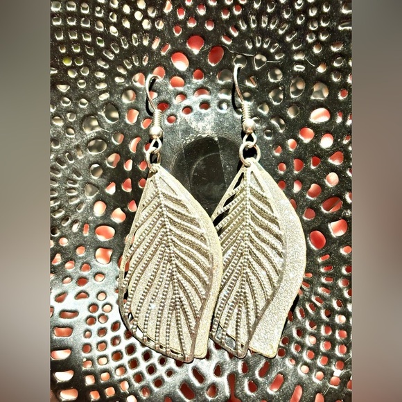 3/$15 - Silver Tone Leaf Drop Sparkling Earrings - Picture 4 of 5